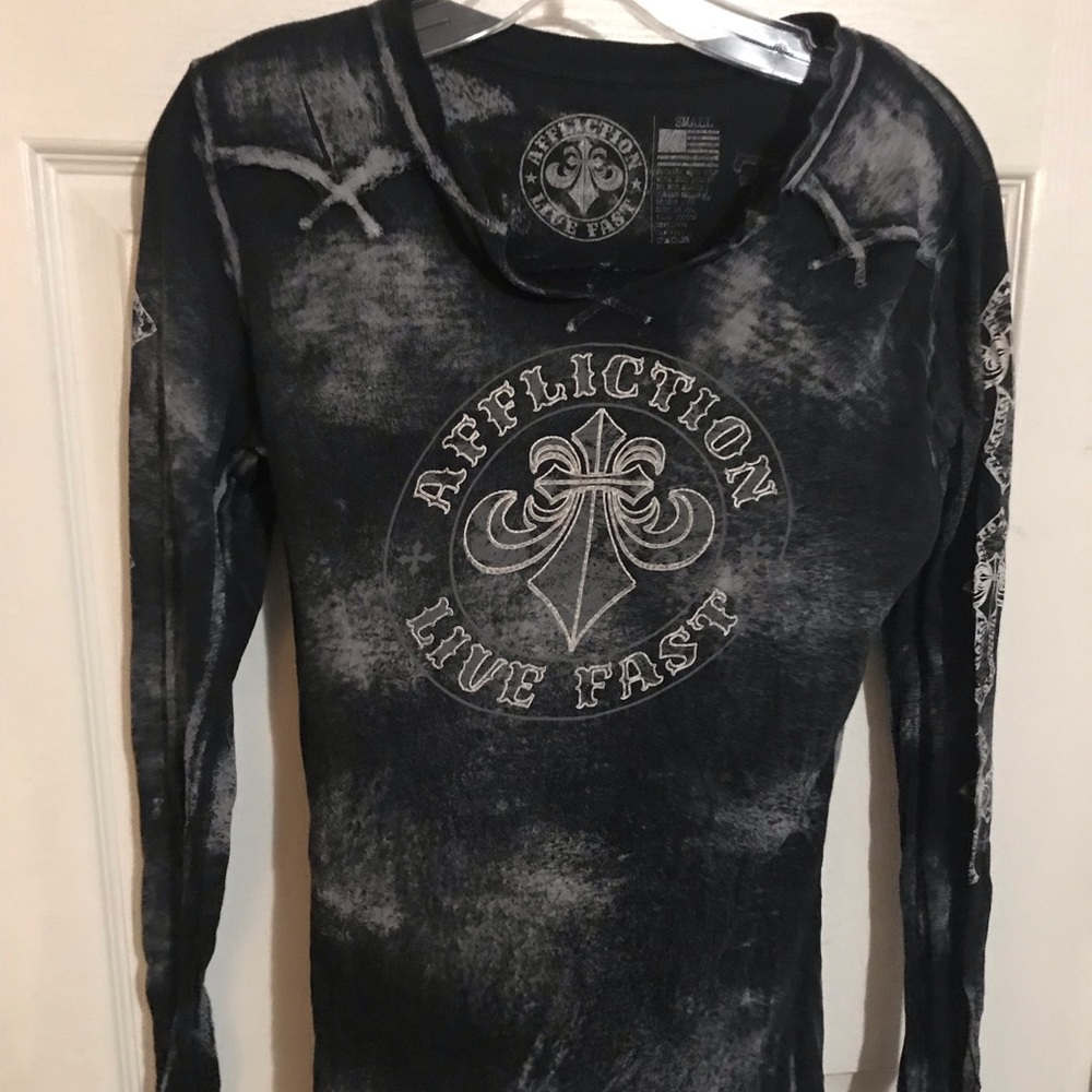 Affliction long sleeve tee sz small